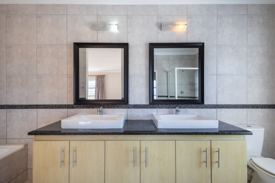 6 Bedroom Property for Sale in Cutty Sark Western Cape